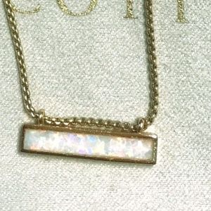 Kendra Scott necklace